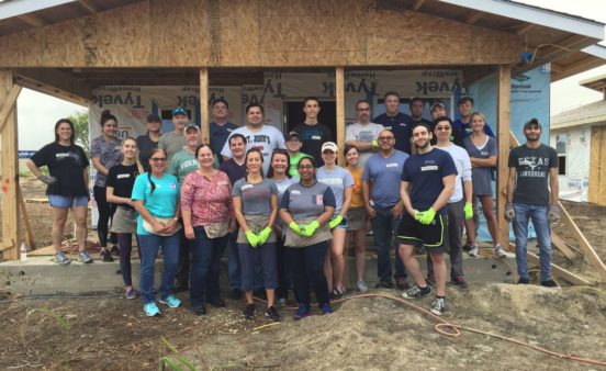 Day 1 Group 552x338 - Magna Life Settlements and Vida Capital Volunteer at Habitat for Humanity